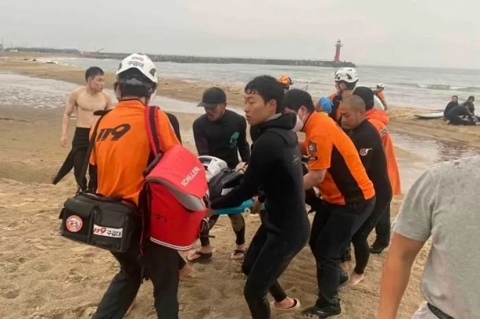 양양 해변 낙뢰로 1명 사망 5명 부상… “젖은 모래사장 벗어나야”