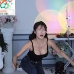 아프리카TV 여캠, 리액션 중 일어난 방송 사고.. “단순한줄 알았는데…”