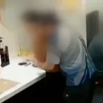 카페 여사장 강제로 안고 성추행한 70대 남성..그와 함께 있었던 일행의 행동
