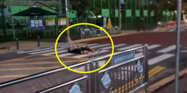 아이들이 도로에 드러눕는 “민식이법 놀이”에 네티즌들 분노