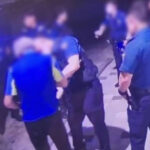 대학로에서 흉기 들고 배회한 60대에게 시민들이 선처 요구하다.