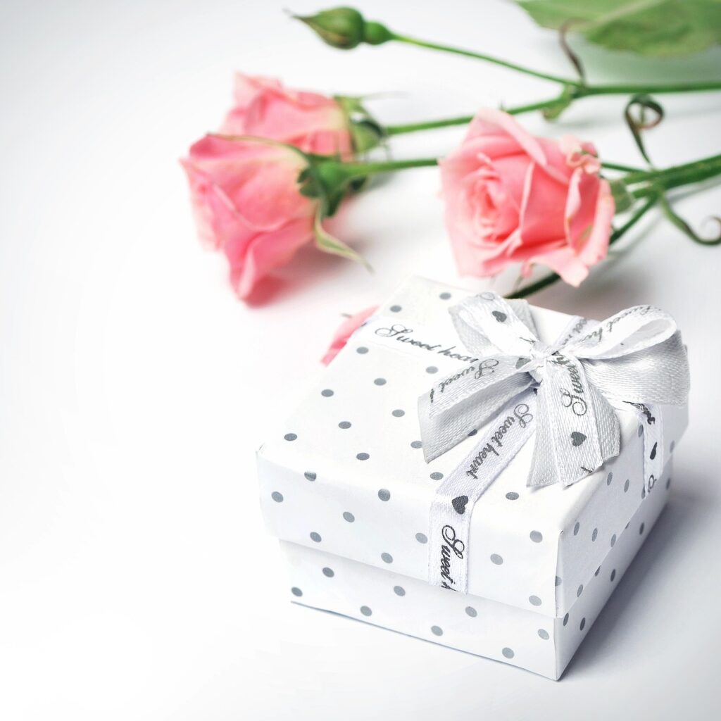 gift-1443870_1280