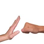 치매 앓는 아내를 폭행해 숨지게 한 남편 ‘집행유예’. 무엇 때문에?
