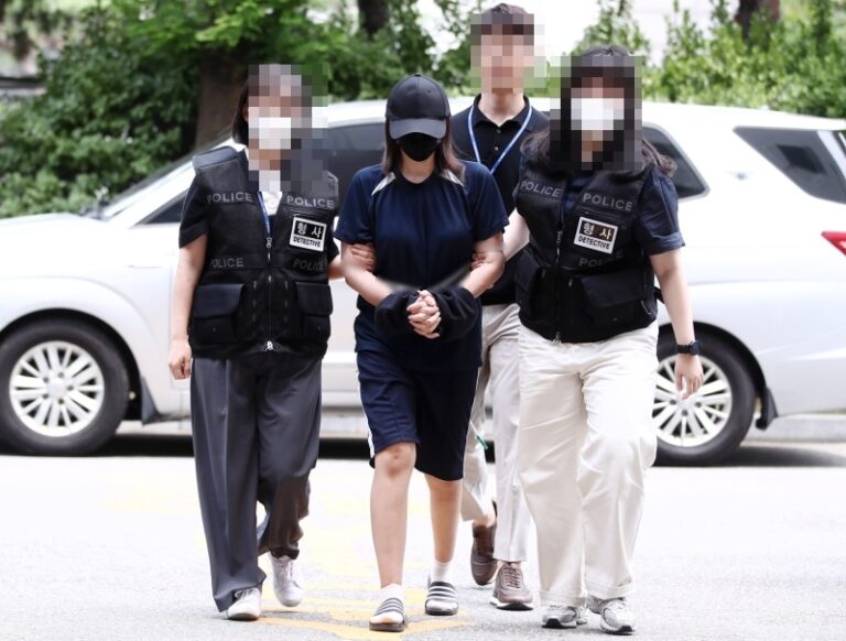 아들 보는 앞에서 신생아 딸 암매장한 엄마가 법정에서 한 말