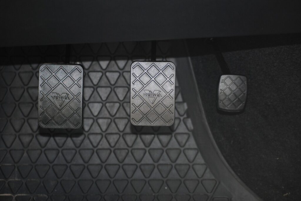 accelerator-397481_1280