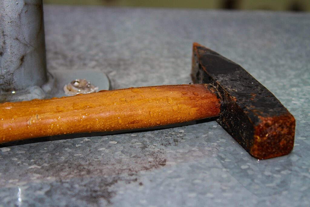 hammer-2660775_1280