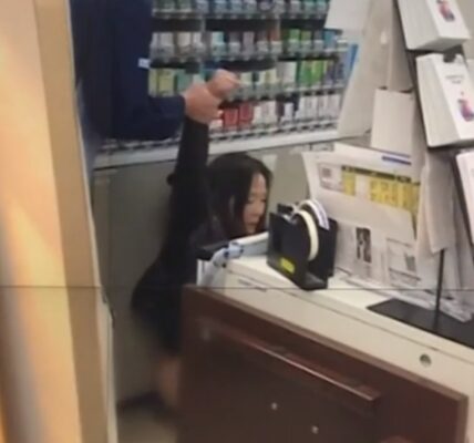 화장실 못 쓰게 하자 편의점 계산대에서 방뇨 테러(일본)