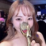 한국 시상식에서 예능상 수상한 일본 AV 배우 오구라 유나, 논란