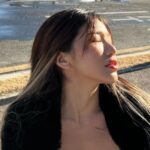 서울 한복판에서 파격적인 노출 선보인 시우 푸이 이