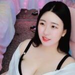 풀어헤친 셔츠 사이 검은 브라 여은빛 어마어마한 체급 ㅗㅜㅑ