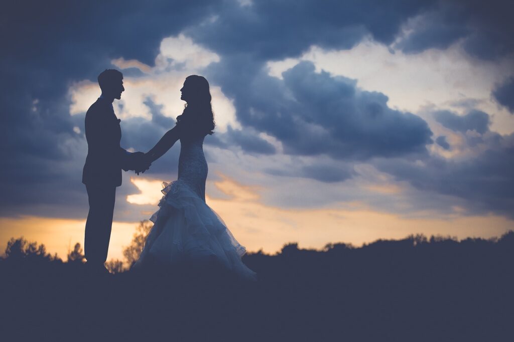 couple-1850073_1280