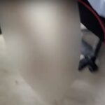 “나 잡아봐~” 경찰 앞에서 알몸으로 날뛴 남성, 알고 보니….