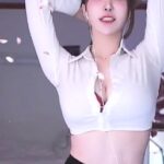가죽스커트 입고 기강 잡는 겨우디