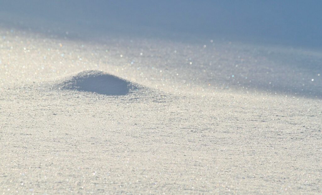 snow-496875_1280