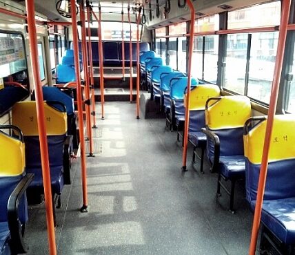 버스 승객과 말다툼하다 급정거한 버스 기사 ‘무죄’… 이유는?