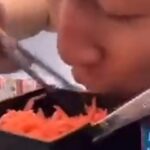 규동집서 공용그릇에 담긴 생강채 먹방하던 일본 남성, 실형
