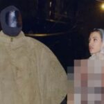 알몸 상태로 ‘투명 우비’를? 화제 일으킨 유명 커플의 정체