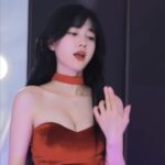 레드벨벳 원피스 입고 ‘간바레 센빠이’ 추는 문월
